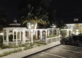 Coconut Inn hotel thumbnail 2