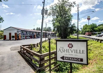 The Asheville Inn hotel thumbnail 2