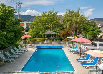 Travelers Motel hotel thumbnail 2