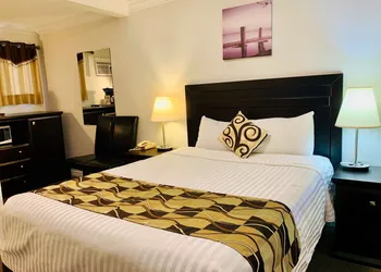 Travelers Motel hotel thumbnail 8