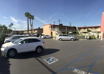 Willow Tree Lodge hotel thumbnail 2