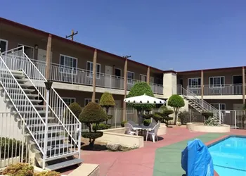 Willow Tree Lodge hotel thumbnail 3