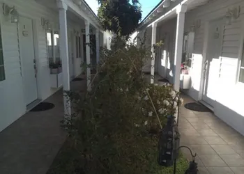 El Rancho Motel hotel thumbnail 3