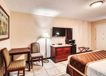 Palms Garden Inn hotel thumbnail 5