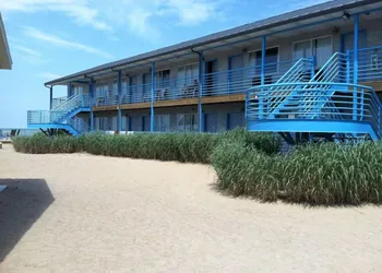 Beachfront Resort hotel thumbnail 2