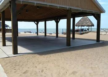 Beachfront Resort hotel thumbnail 7