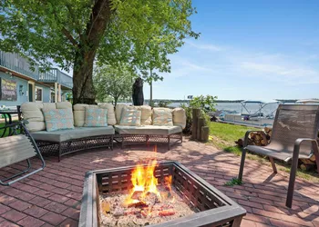 Fife Lake Lodge hotel thumbnail 3