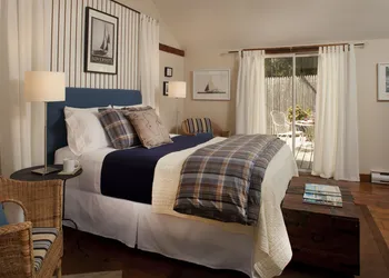 Abbey's Lantern Hill Inn hotel thumbnail 8