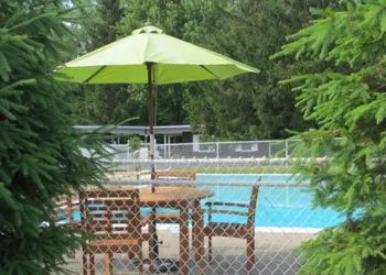 Whispering Winds hotel thumbnail 2