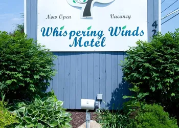 Whispering Winds hotel thumbnail 4