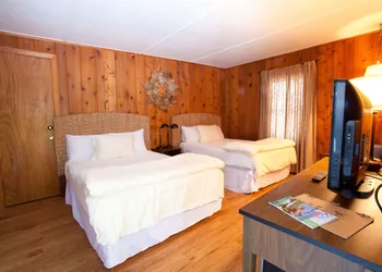 Whispering Winds hotel thumbnail 7