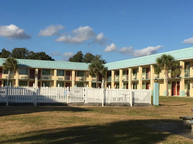Garden Inn & Suites hotel detail image 2