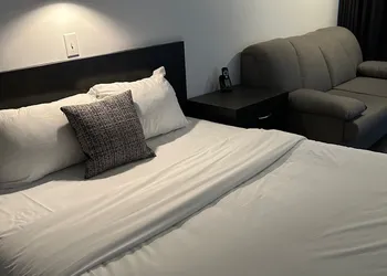 Auberge Le Caribou hotel thumbnail 8