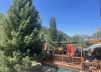 Silver Fork Lodge and Restaurant hotel thumbnail 3