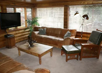 Silver Fork Lodge and Restaurant hotel thumbnail 6