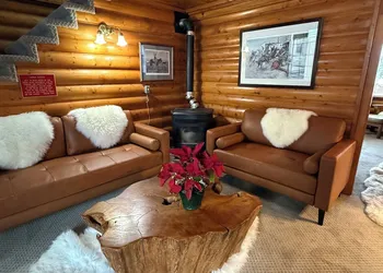Silver Fork Lodge and Restaurant hotel thumbnail 8