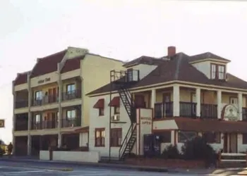 Ocean Cove Motel hotel thumbnail 2