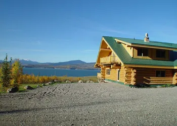 Williston Lake Resort hotel thumbnail 3