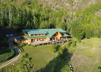 Williston Lake Resort hotel thumbnail 6