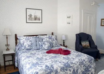 Candlebay Inn hotel thumbnail 4