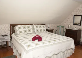 Candlebay Inn hotel thumbnail 5