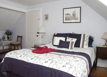 Candlebay Inn hotel thumbnail 7
