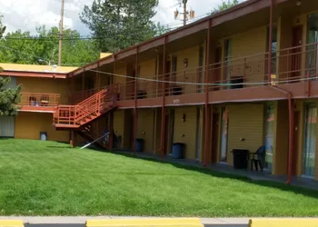 Essex House Motel hotel thumbnail 5