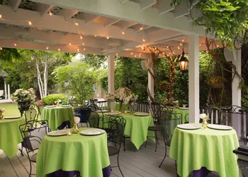 White Doe Inn hotel thumbnail 7