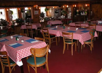 Colonial inn hotel thumbnail 3