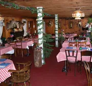 Colonial inn hotel detail image 4
