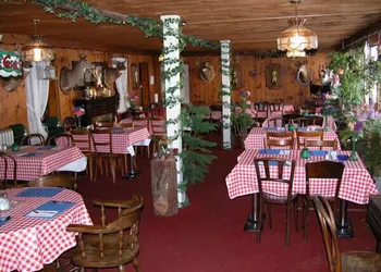 Colonial inn hotel thumbnail 4