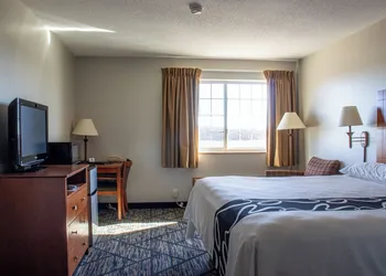 Belva Deer Inn hotel thumbnail 5