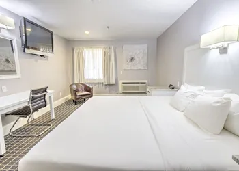 Berlin Resort hotel thumbnail 7