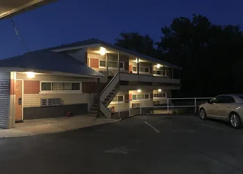 Economy Inn Motel hotel thumbnail 3