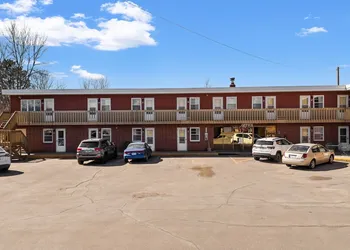 Pine View Inn hotel thumbnail 7