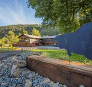 Indian Creek Lodge hotel detail image 7