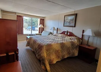 Economy Inn hotel thumbnail 2