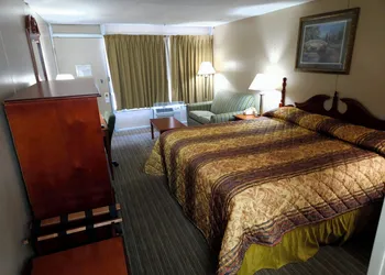 Economy Inn hotel thumbnail 4