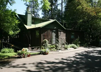 Morrison's Rogue River Lodge hotel thumbnail 5