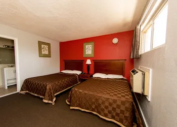Scottish Inn and Suites hotel thumbnail 3