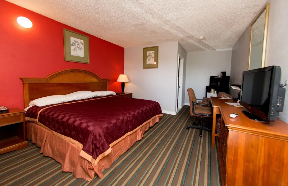 Scottish Inn and Suites hotel detail image 6