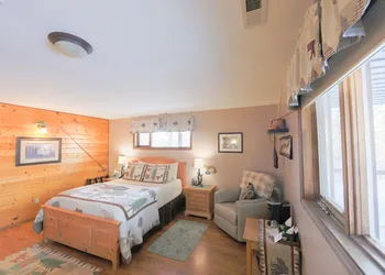Talkeetna Chalet hotel thumbnail 6