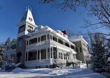 Manoir Maplewood hotel thumbnail 4