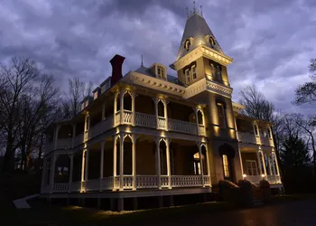 Manoir Maplewood hotel thumbnail 6