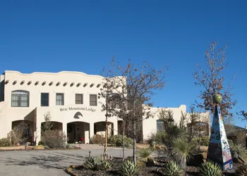 Bear Mountain Lodge hotel thumbnail 2