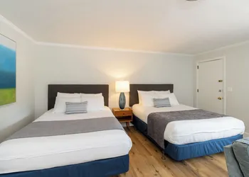 Iron Masters - Inn on Main hotel thumbnail 4