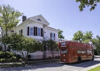 Pecan Tree Inn hotel thumbnail 3