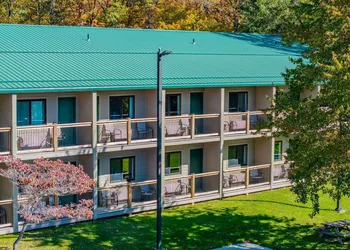 Alpine Lake Resort hotel thumbnail 2