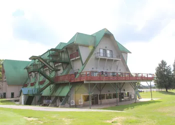 Alpine Lake Resort hotel thumbnail 3