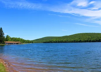 Alpine Lake Resort hotel thumbnail 5